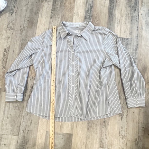 Foxcroft Womens 20W Grey White Striped Wrinkle Free Shaped Fit Button Down Shirt - Picture 3 of 5